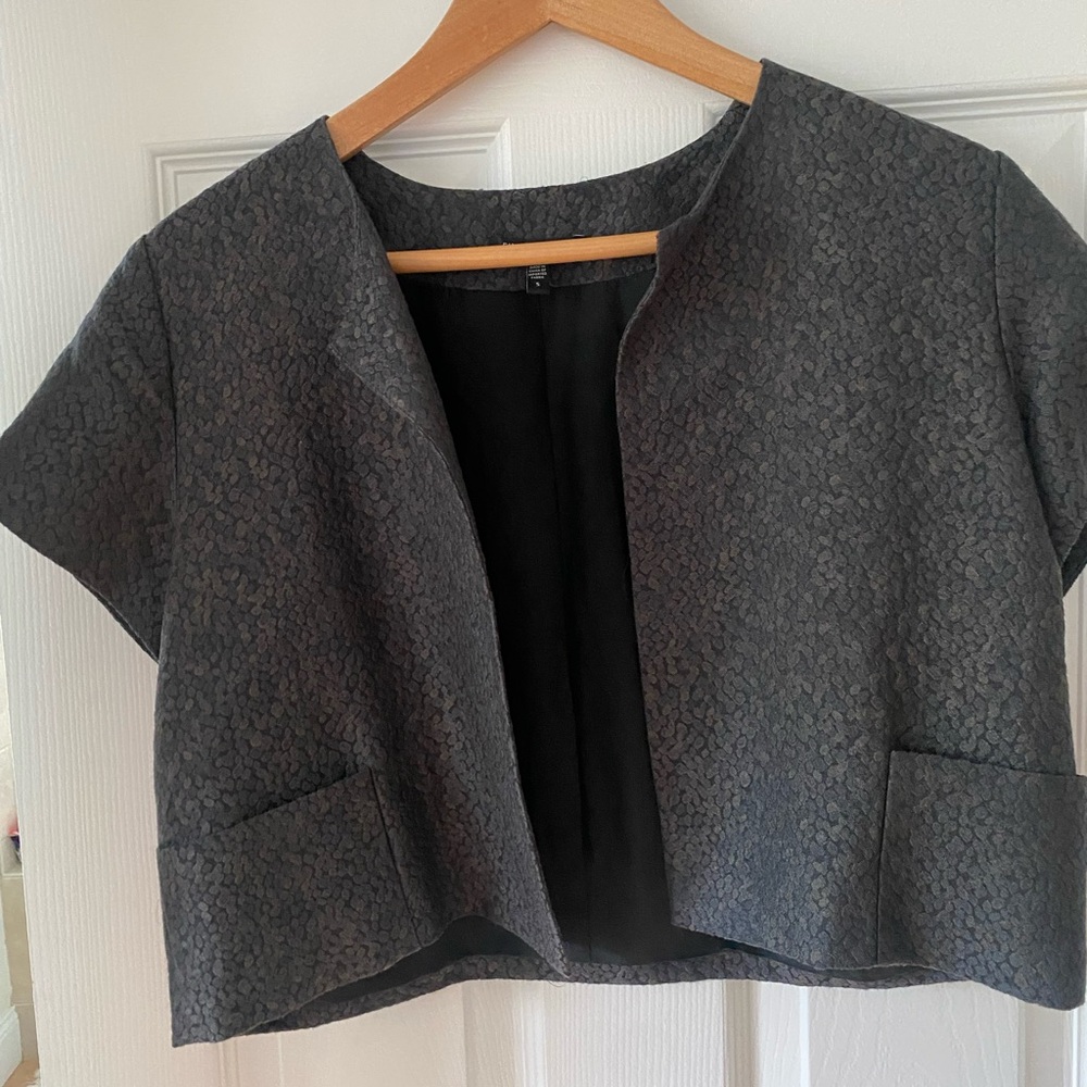 Eileen fisher cropped  short sleeve jacket with pockets